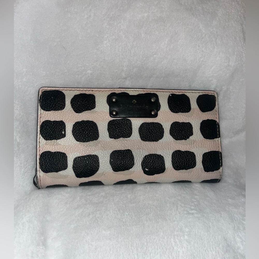 Kate Spade Black and Cream Wallet